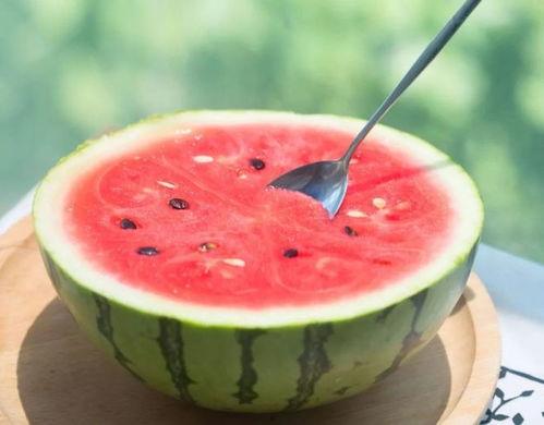 吃瓜为什么叫西瓜,探寻网络流行语的演变轨迹