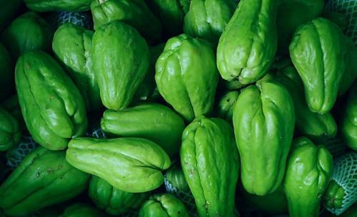 猪吃佛手瓜,田园美食新篇章