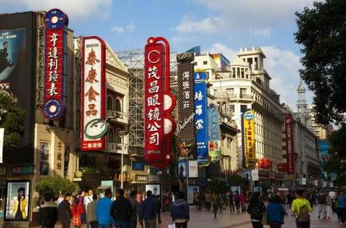 大汉步行街吃瓜,热闹非凡的吃瓜现场，探寻美食与文化的交融