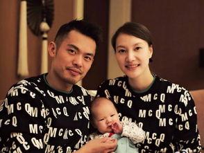 郑与她吃瓜花絮  第1张