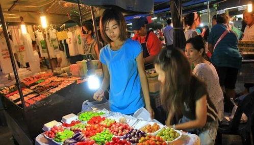 红光夜市吃瓜视频  第3张